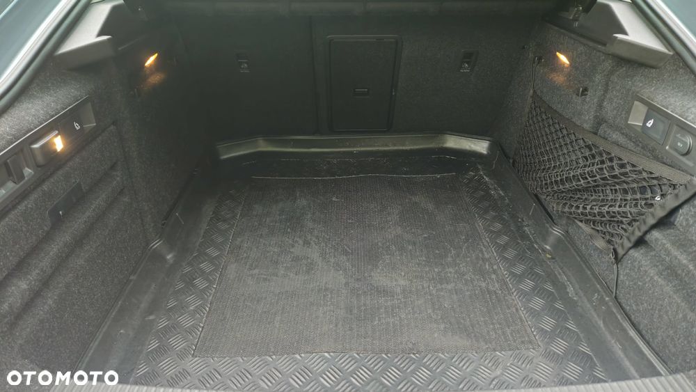 Skoda Superb 2.0 TDI L&K DSG - 11