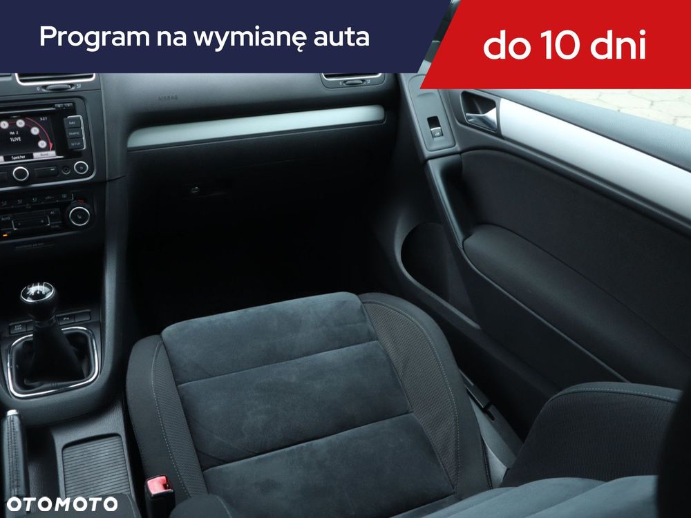 Volkswagen Golf - 10