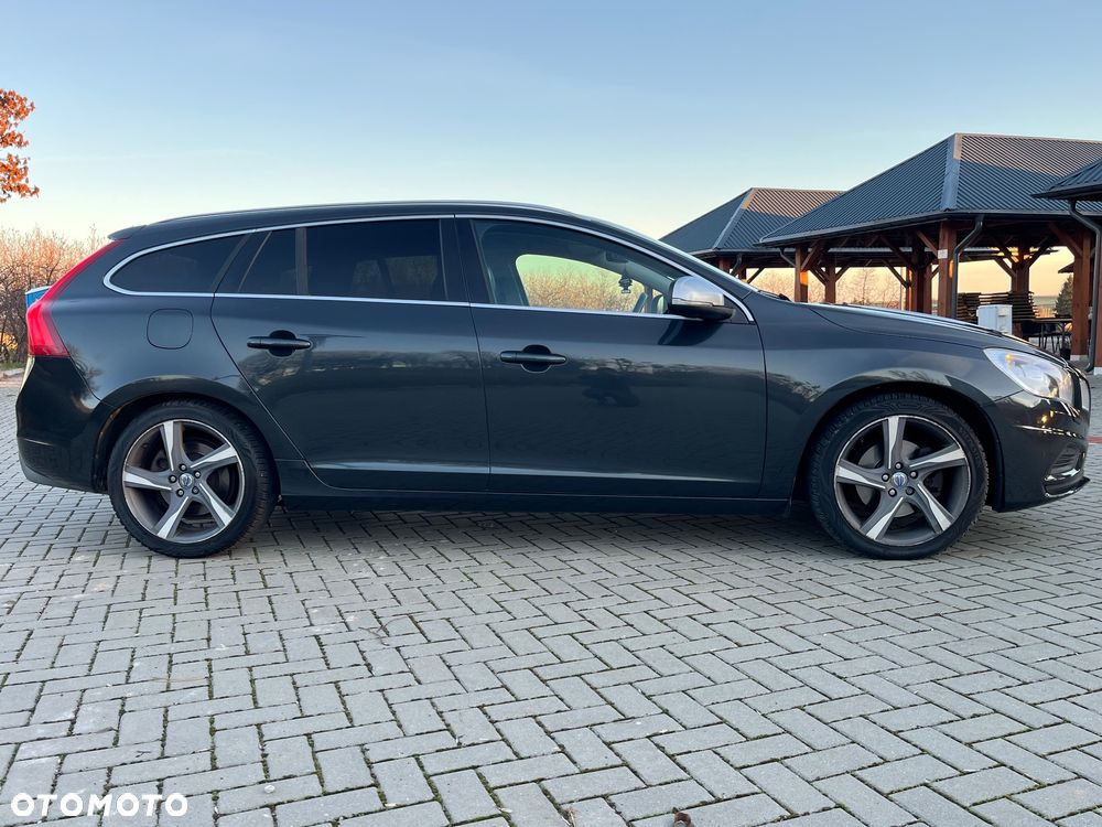 Volvo V60 D3 R-Design Summum - 5