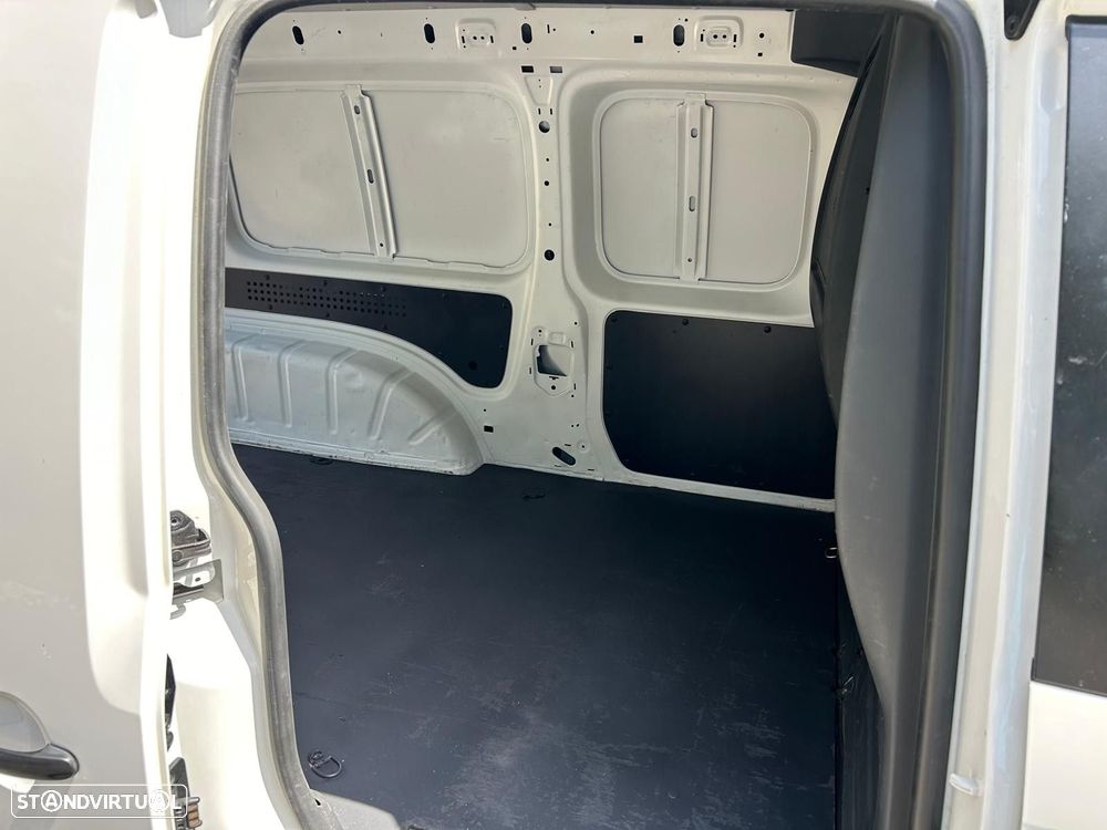 VW Caddy Maxi 2.0 TDi BM Extra AC - 17