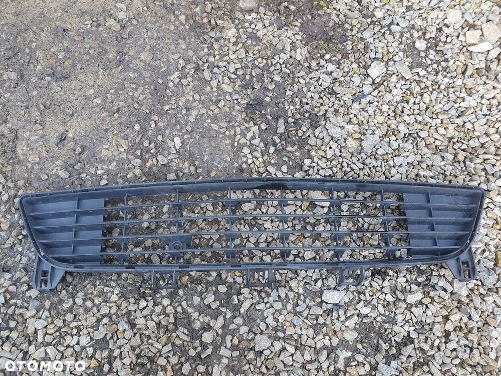 OPEL MERIVA A LIFT ATRAPA KRATKA ŚRODKOWA ZDERZAKA PRZÓD 13193495 - 1