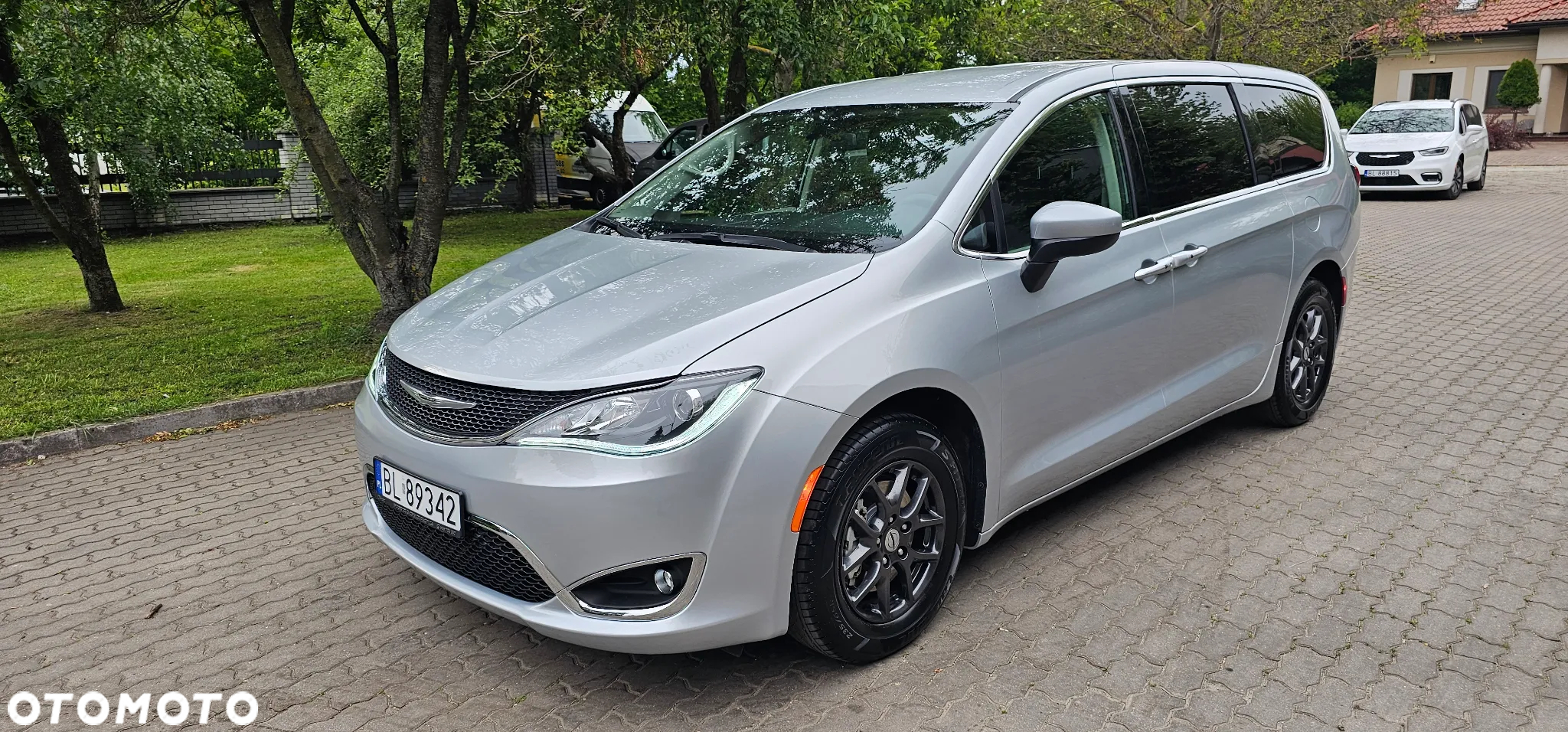 Chrysler Pacifica - 32