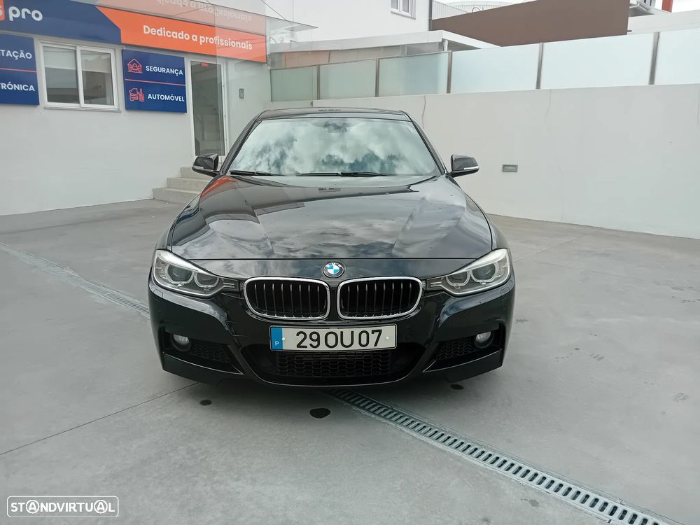 BMW 320 d Auto Pack M - 27