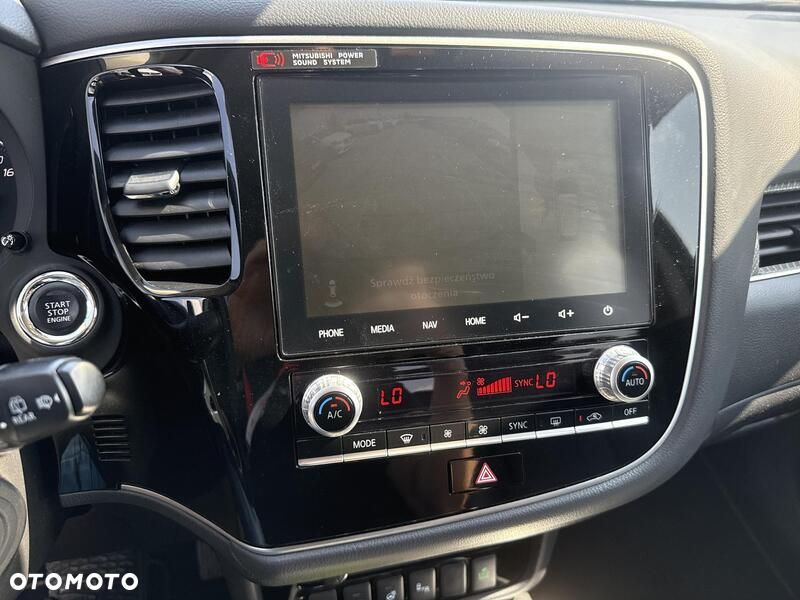 Mitsubishi Outlander 2.0 Instyle + 4WD CVT - 16