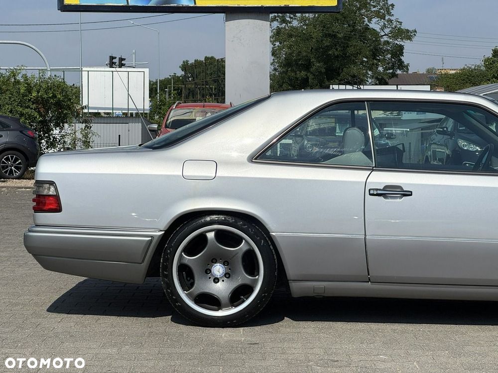 Mercedes-Benz W124 (1984-1993) - 13