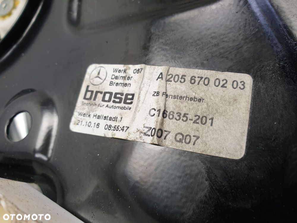 Mercedes A205 W205 PODNOŚNIK SZYBY prawy tył - 9