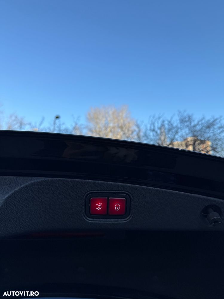 Mercedes-Benz E - 12