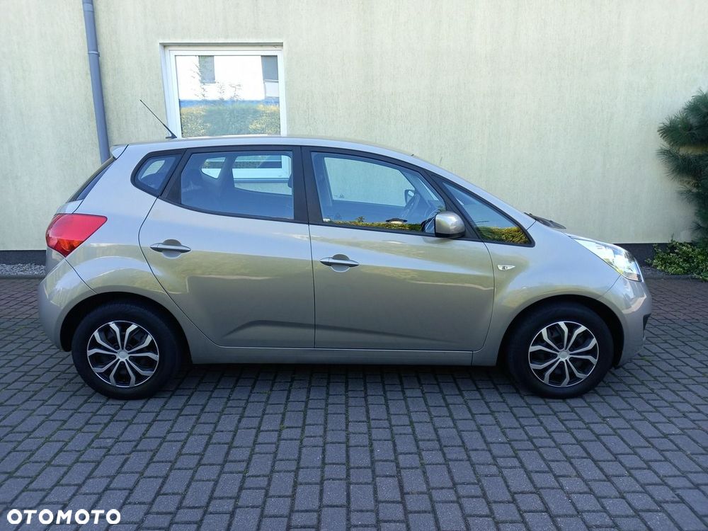 Kia Venga - 11