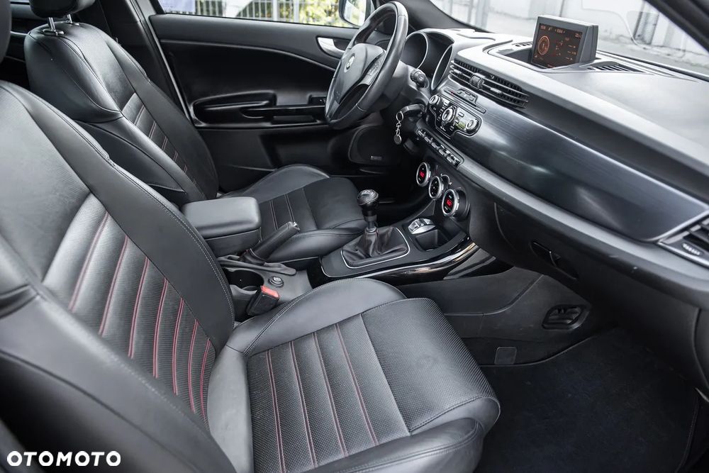 Alfa Romeo Giulietta 1750 TBi Quadrifoglio Verde - 31