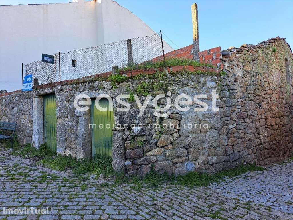 Moradia para recuperar na aldeia de Castedo, Torre de Moncorvo. - Grande imagem: 3/15