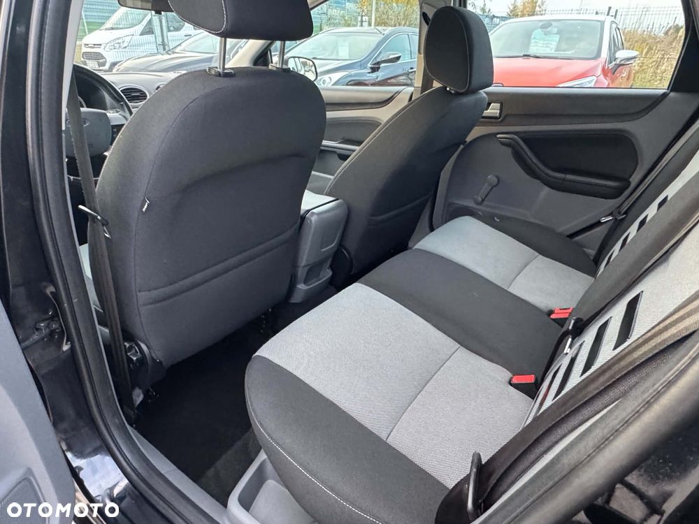 Ford Focus - 27