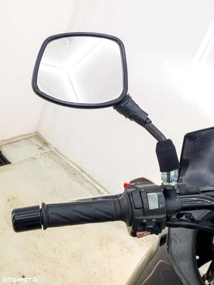 Suzuki DL - 27