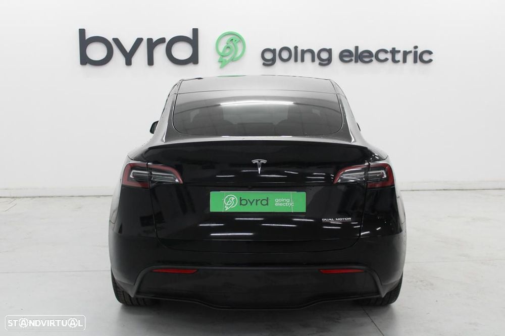 Tesla Model Y Performance AWD - 5