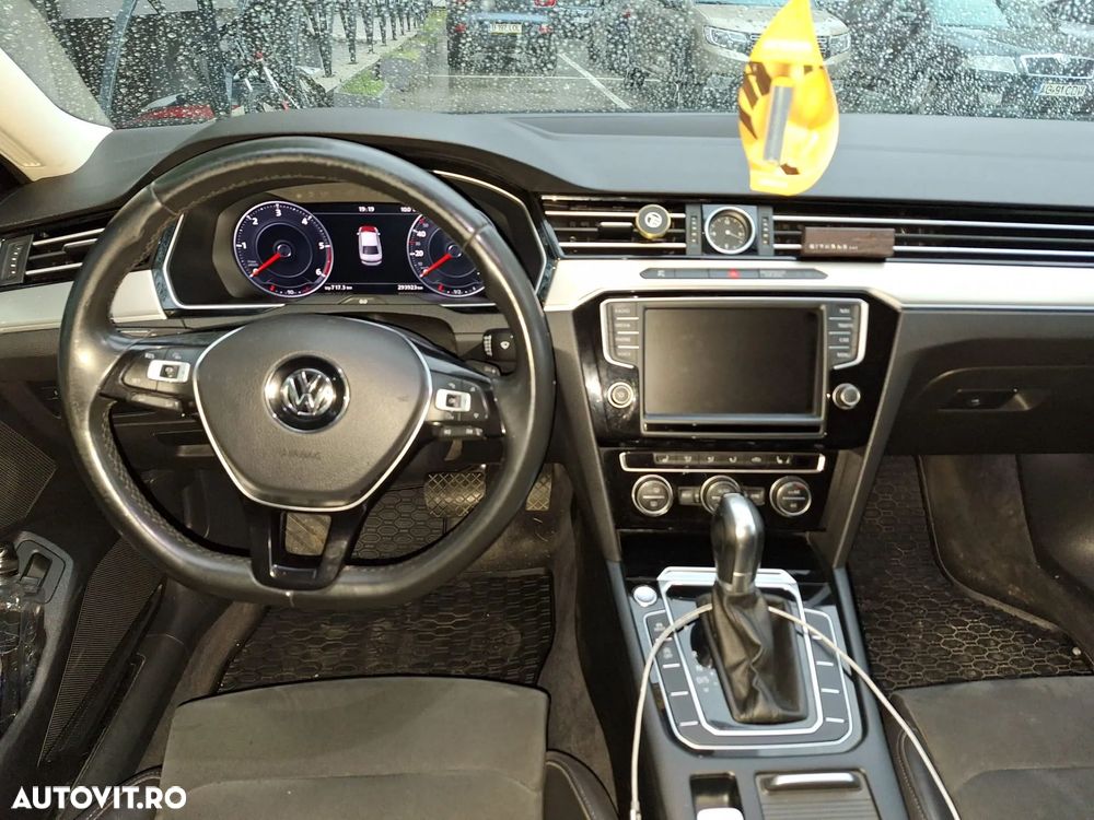 Volkswagen Passat 2.0 TDI SCR DSG Highline - 14