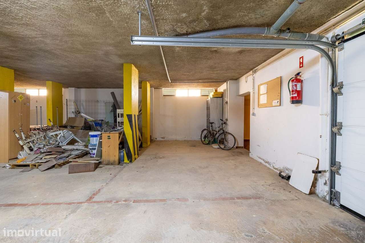 ESPAÇOSO LUGAR DE ESTACIONAMENTO PARA VENDA EM LAGOS - Grande imagem: 3/14
