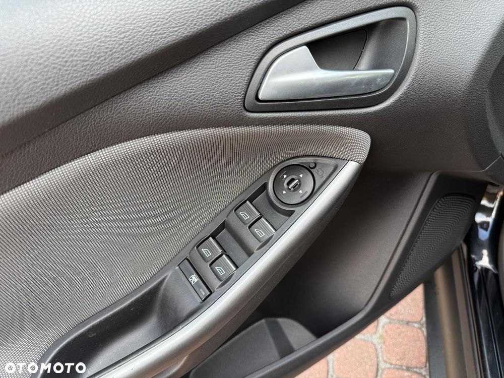 Ford Focus 1.0 EcoBoost Trend - 24