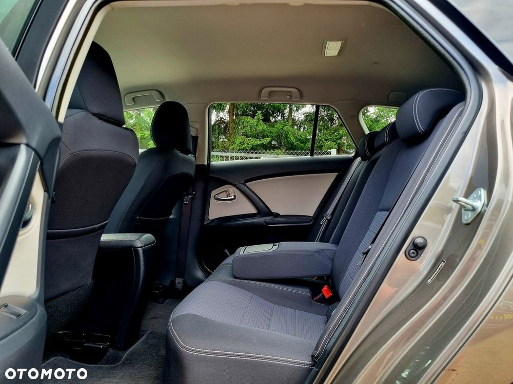 Toyota Avensis 1.8 Premium MS - 10