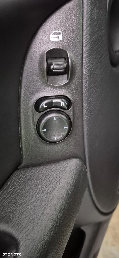 Jeep Renegade - 16