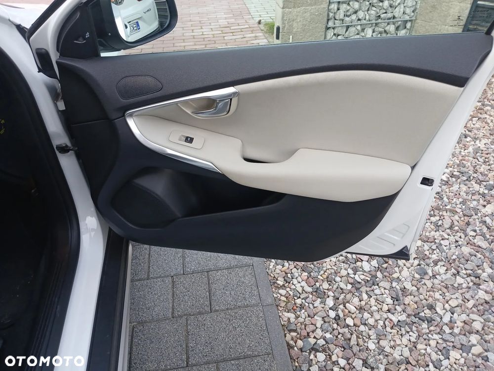 Volvo V40 Cross Country D2 Kinetic - 19