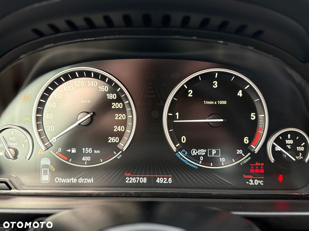 BMW Seria 5 520d xDrive - 37