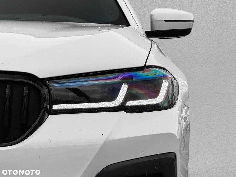 BMW Seria 5 520d xDrive M Sport Edition - 6