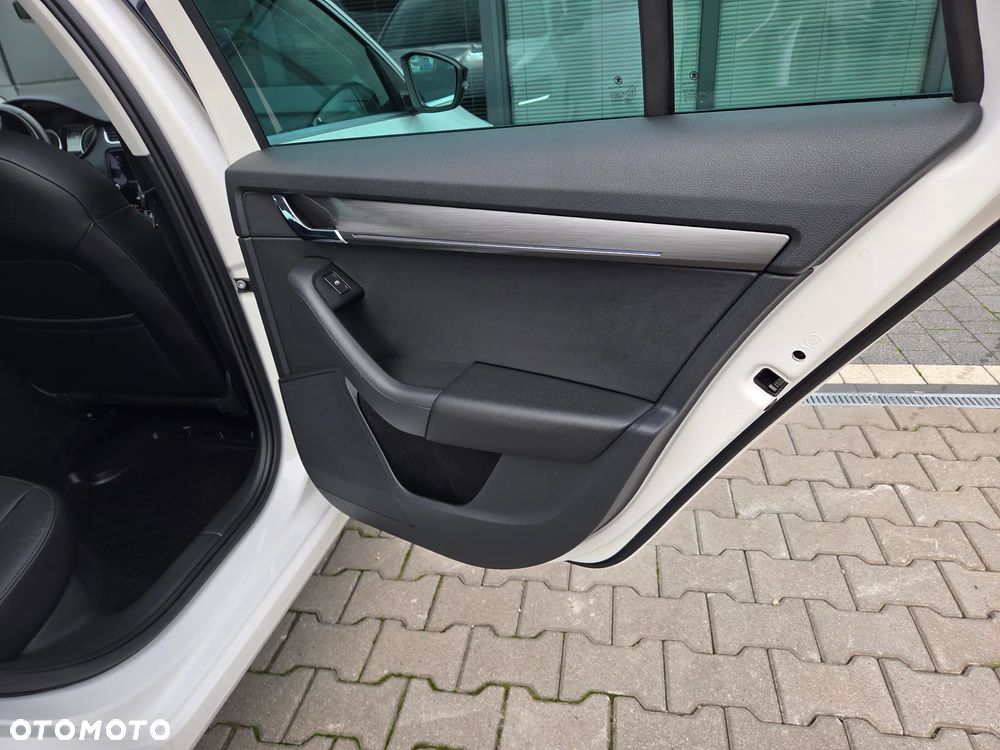 Skoda Octavia 1.5 TSI ACT Style DSG - 37