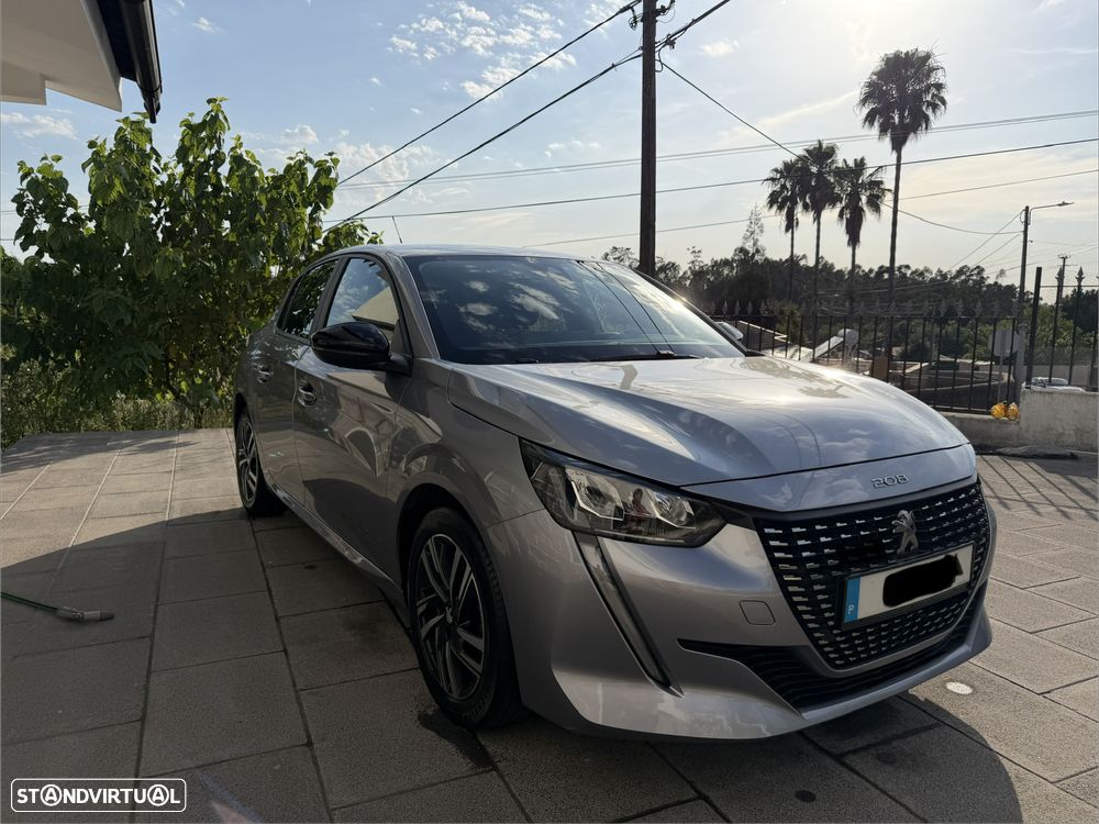 Peugeot 208 - 1