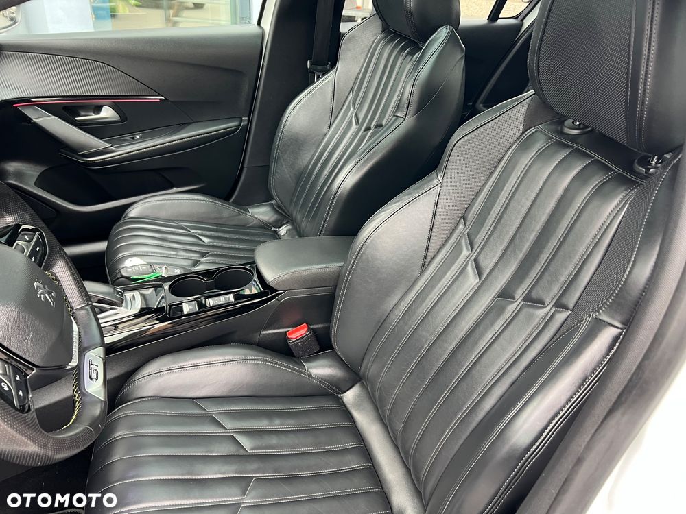 Peugeot 208 1.2 PureTech Allure Pack S&S EAT8 - 17