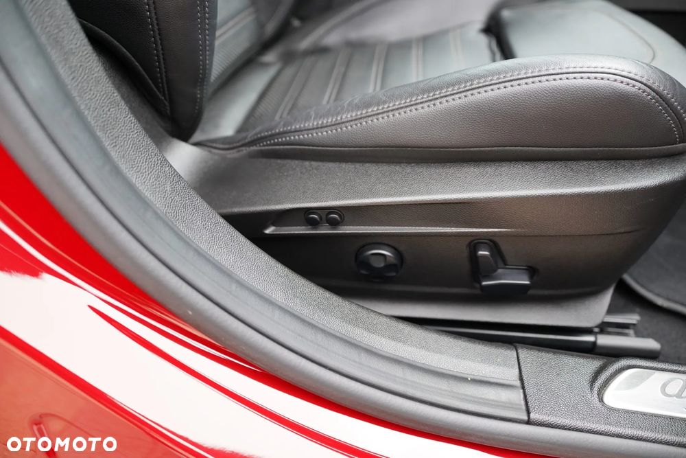 Alfa Romeo Giulia 2.0 Turbo 16V AT8-Q4 Ti - 29