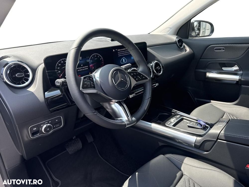 Mercedes-Benz GLA - 9