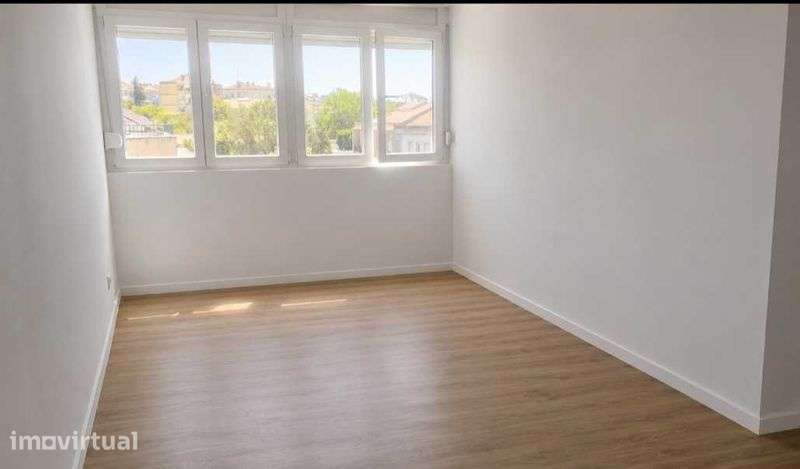 Apartamento T1+1 Remodelado - Grande imagem: 4/9