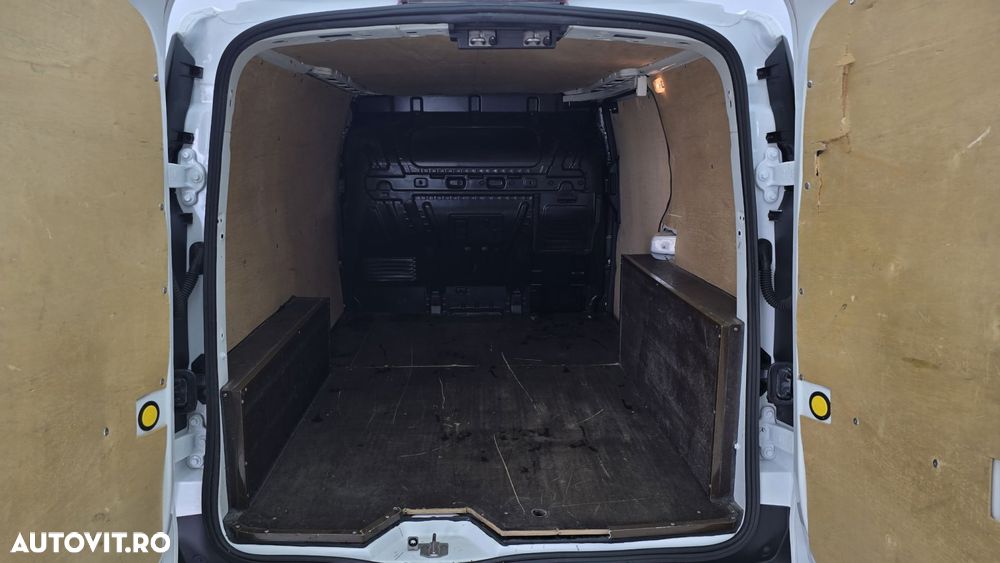 Ford Transit Connect - 25
