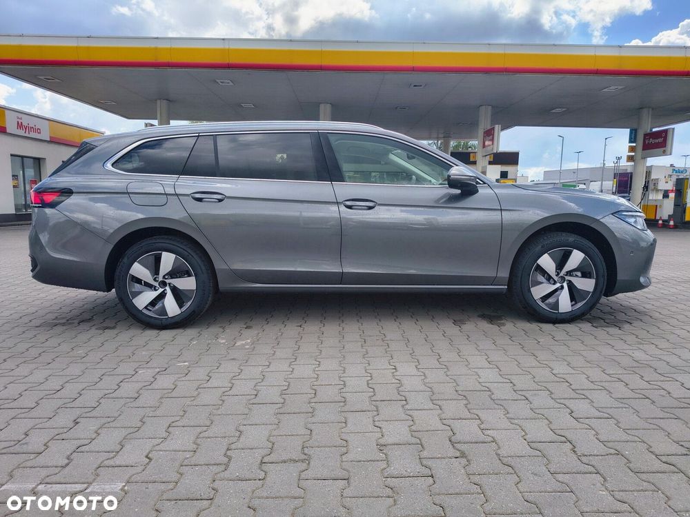 Volkswagen Passat - 4