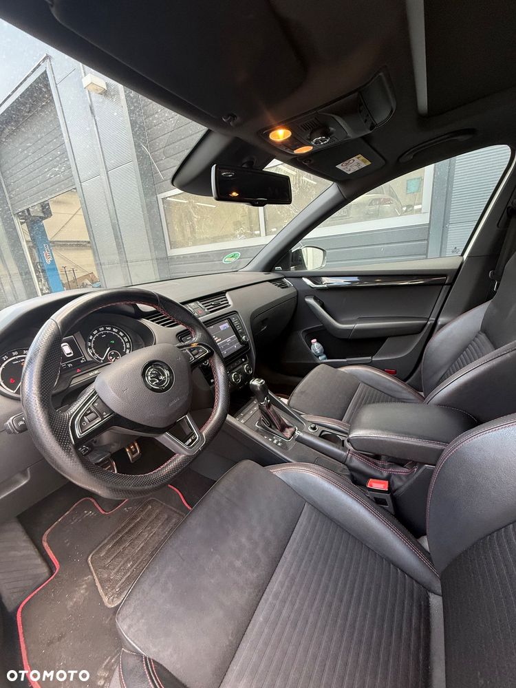 Skoda Octavia 2.0 TDI DSG RS - 9
