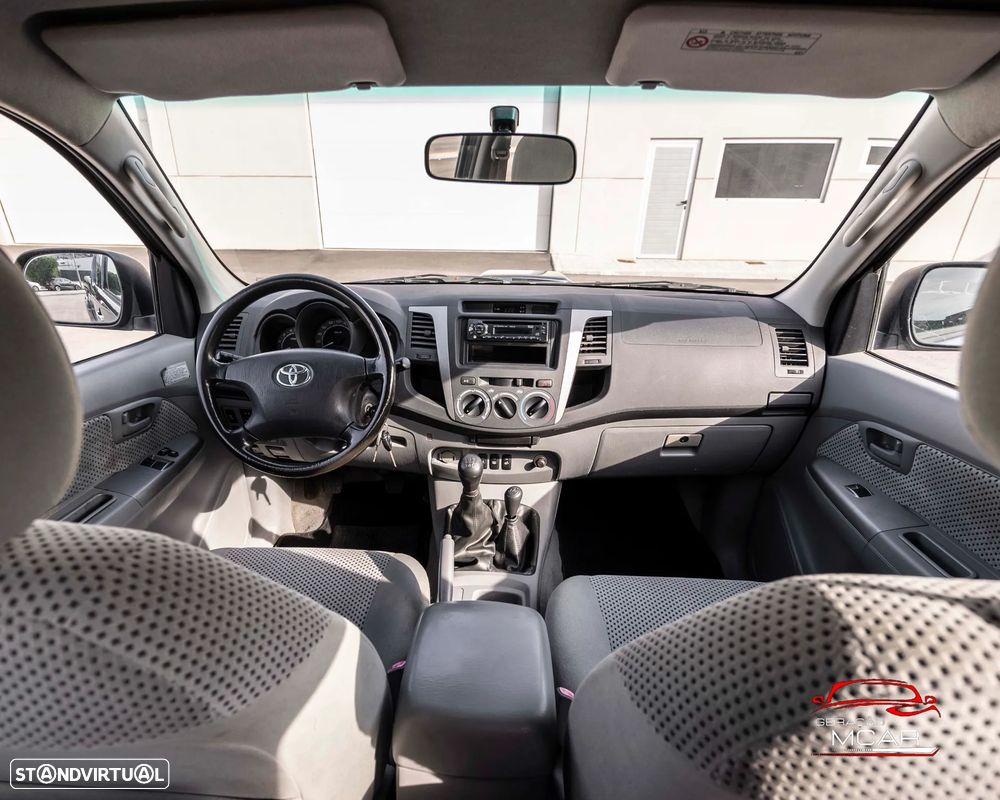 Toyota Hilux - 15
