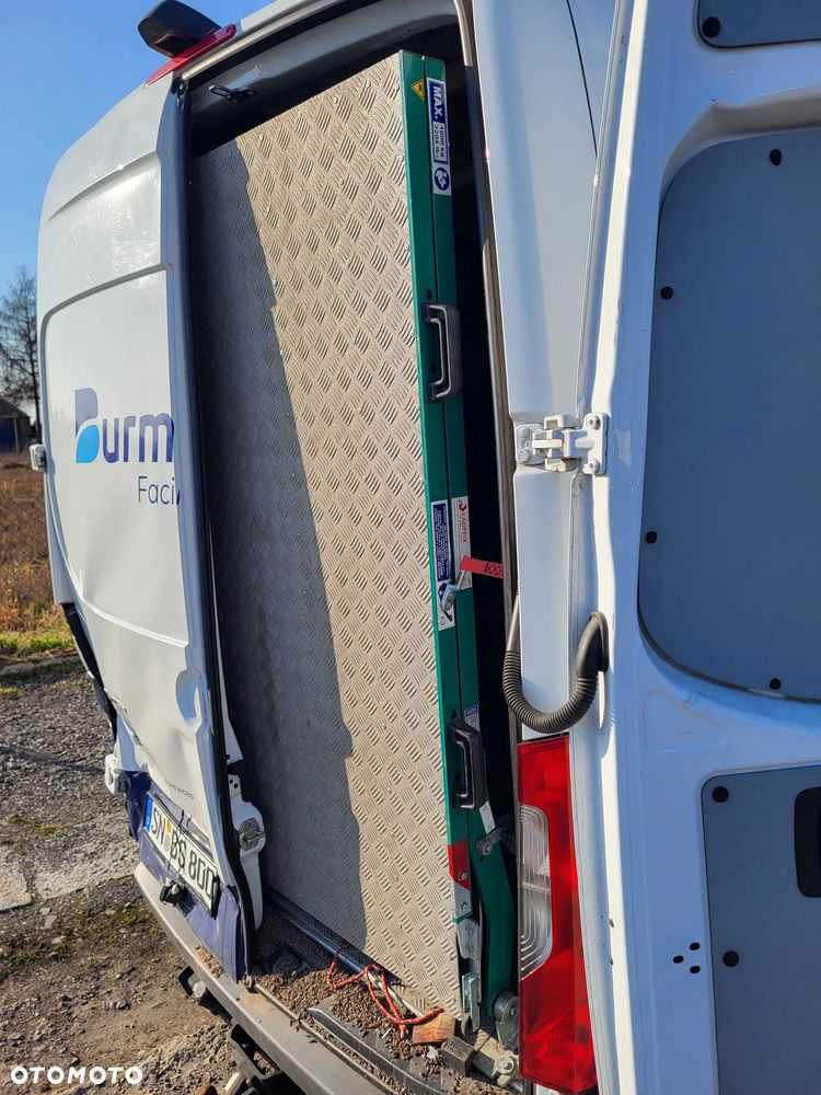 Mercedes-Benz 317 - 12