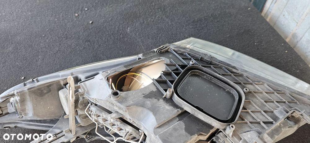 Lampa przednia lewa prawa przód reflektor przedni lewy prawy Renault Megane 3 - 6