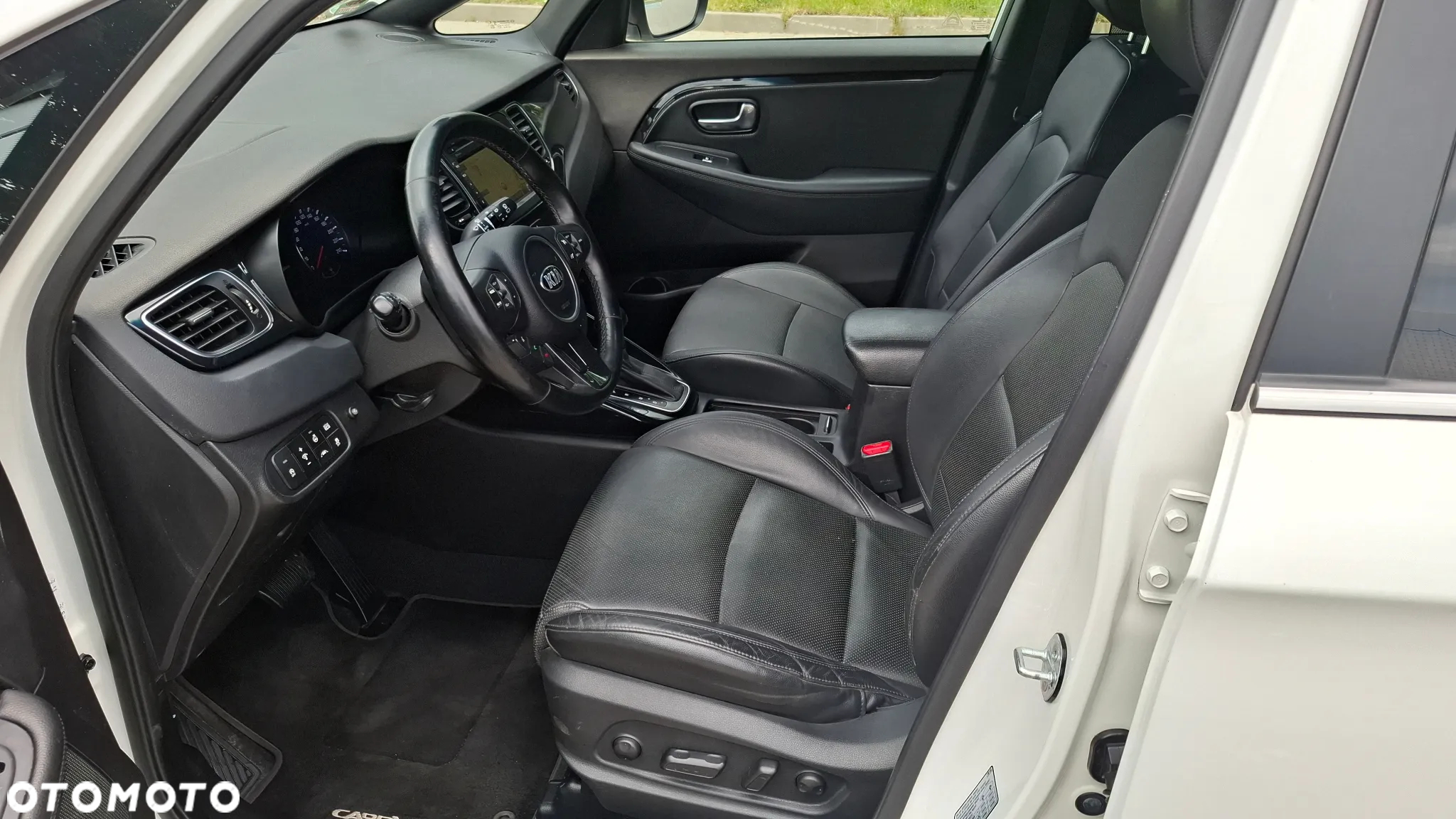 Kia Carens 1.7 CRDi Business Line 7os 7DCT - 9