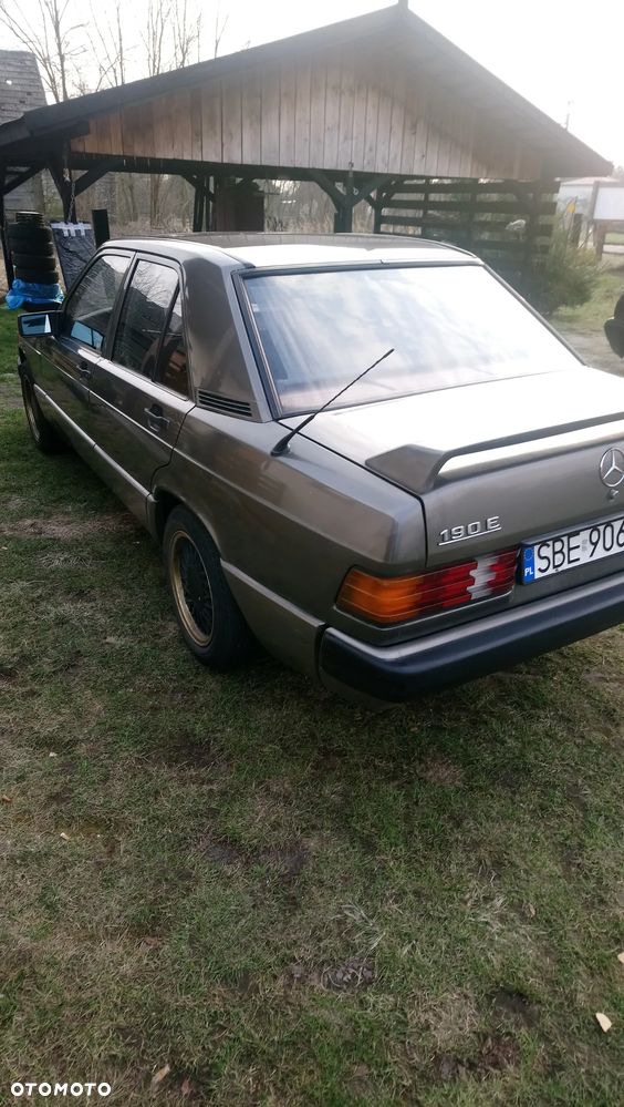 Mercedes-Benz W201 (190) - 4