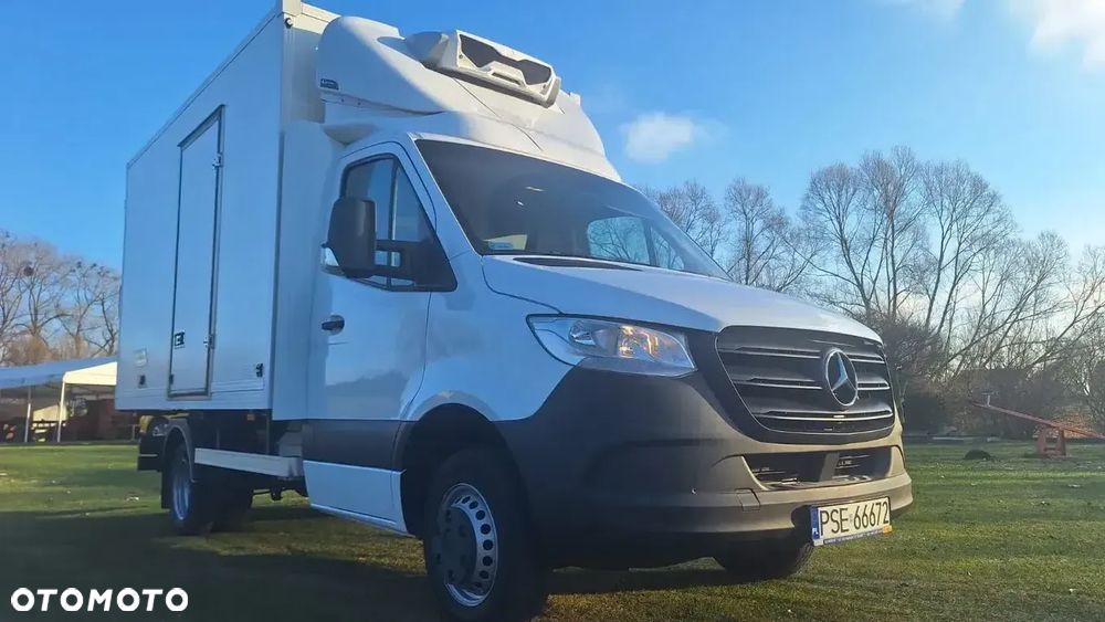 Mercedes-Benz Sprinter - 2