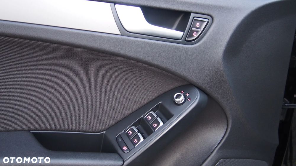 Audi A4 Avant 2.0 TDI DPF Ambiente - 30