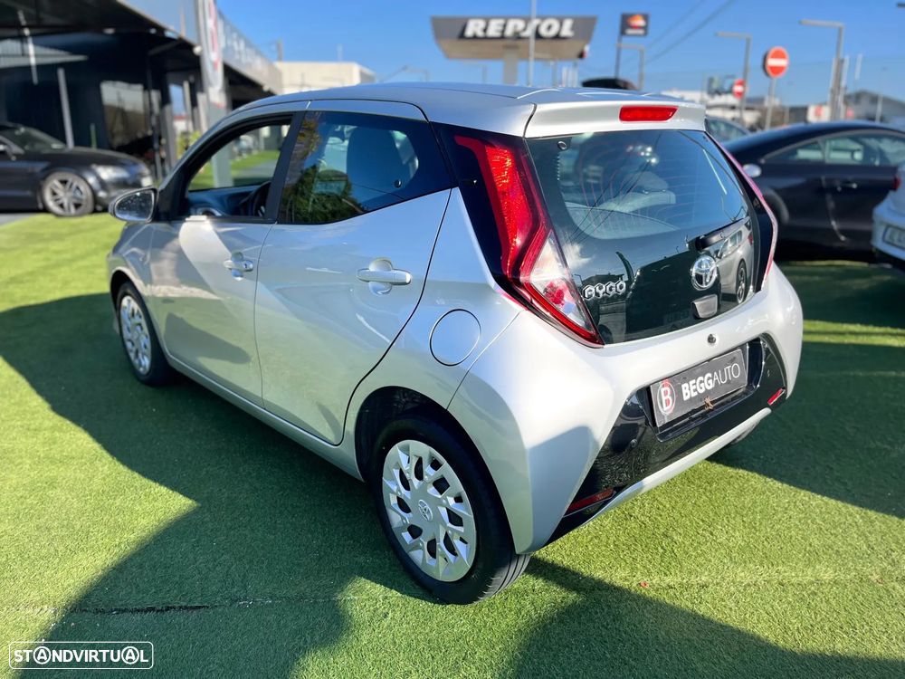 Toyota Aygo x-business - 8