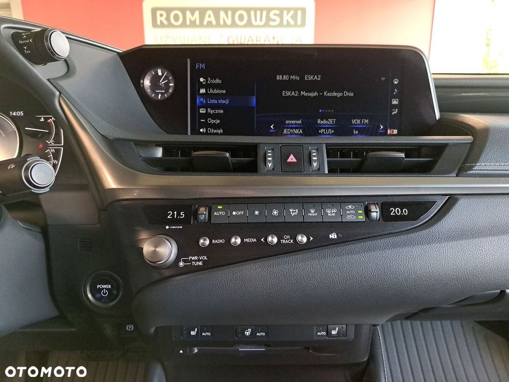 Lexus ES 300h Business Edition + - 22
