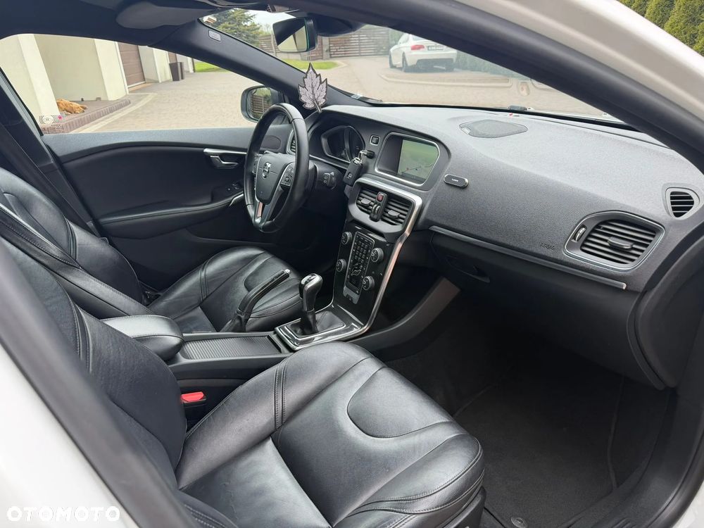 Volvo V40 D2 Inscription - 14