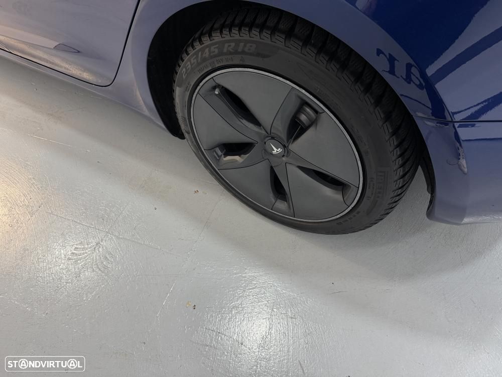 Tesla Model 3 Long-Range Dual Motor AWD - 25