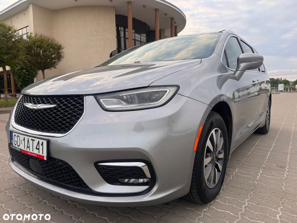 Chrysler Pacifica - 2