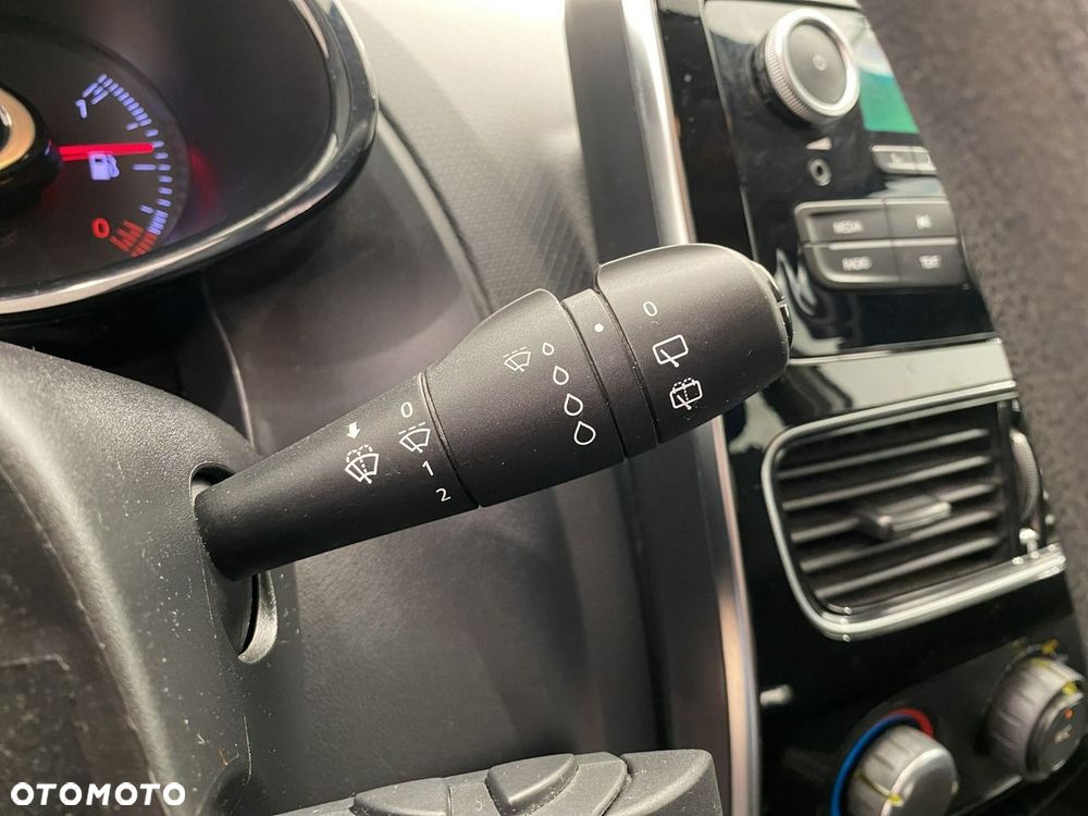 Renault Clio - 24
