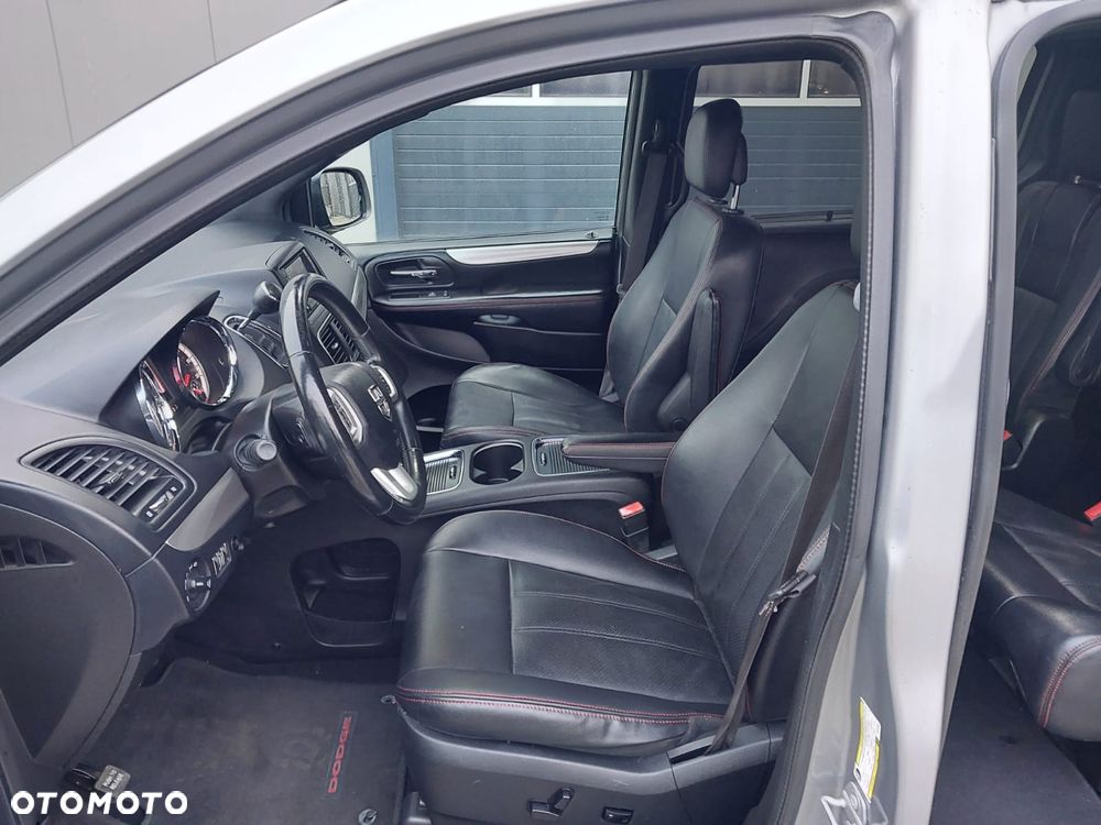 Dodge Grand Caravan 3.6 R/T - 10