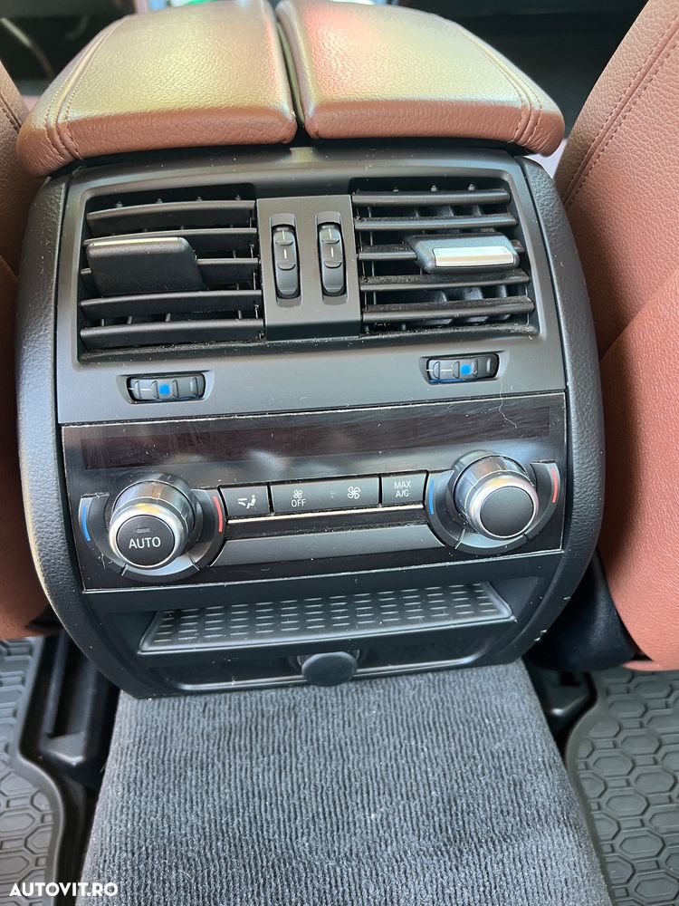 BMW Seria 5 518d Aut. - 12