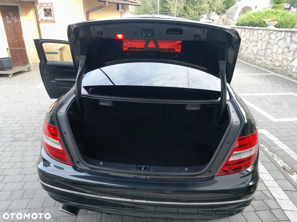 Mercedes-Benz Klasa C 180 Coupe BlueEFFICIENCY - 17